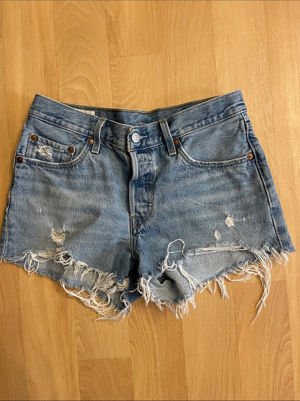 Levi’s 501 Distressed Denim Shorts Size 27